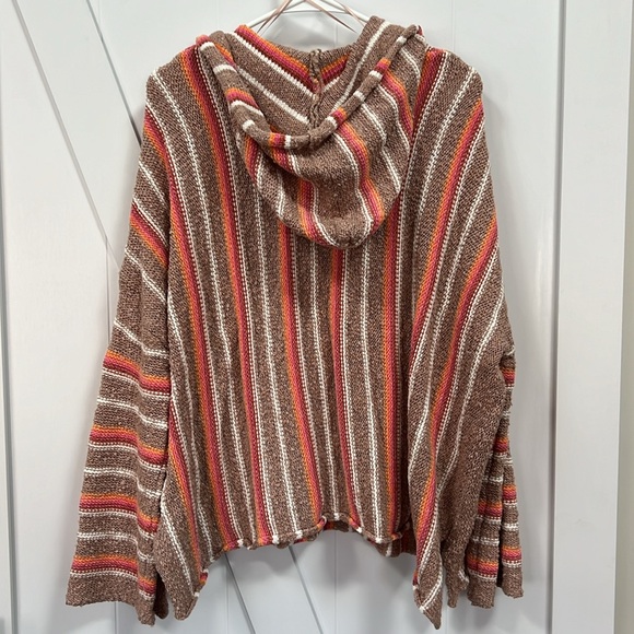 Rip curl beach/surf cover up with hood - Picture 3 of 3